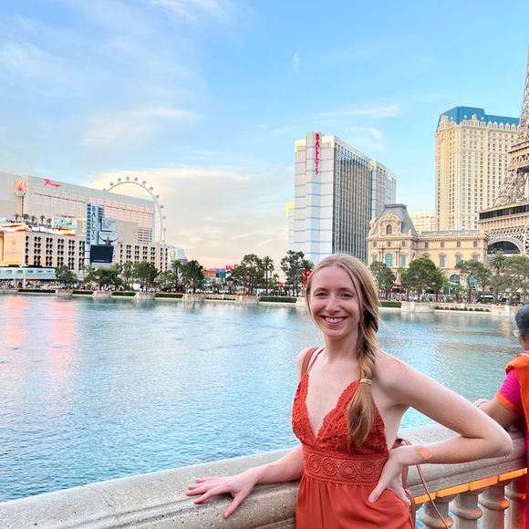 Meet your Posher, Aurora - Picture 3 of 3